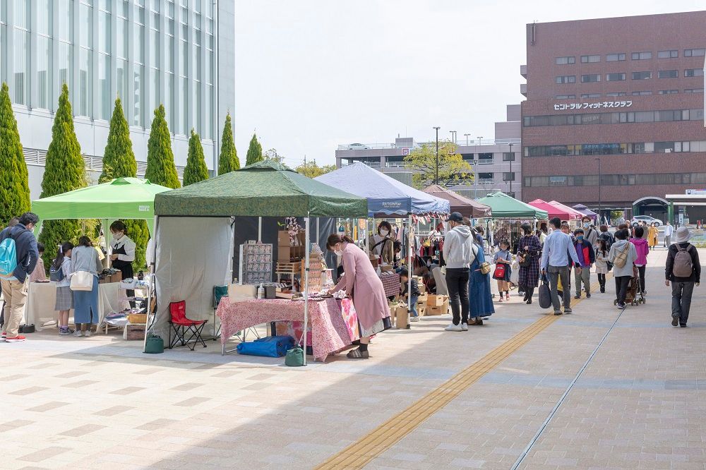 小牧で遊ぼう　フリーマーケット&クラフト市