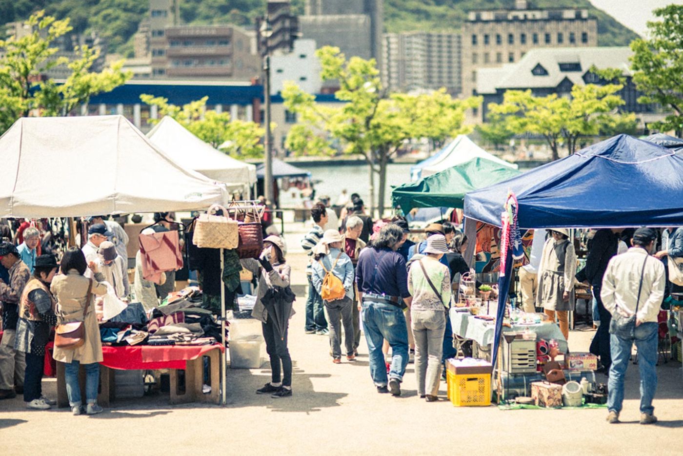 門司港 蚤の市 古物・骨董