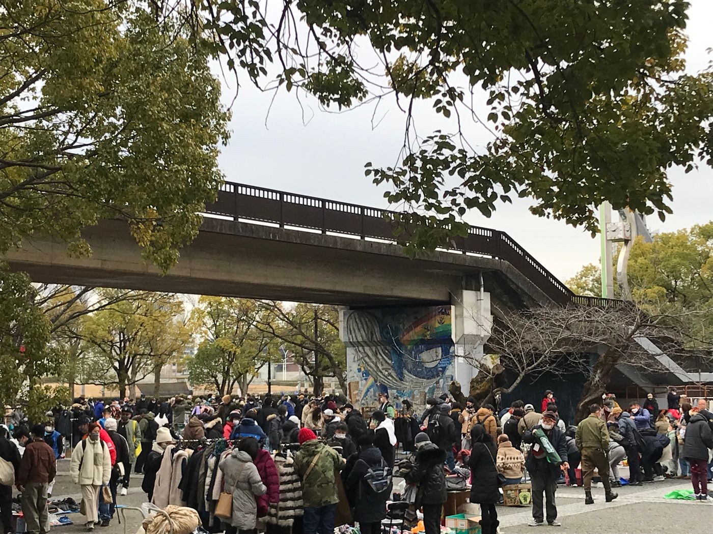 代々木公園巨大フリマ