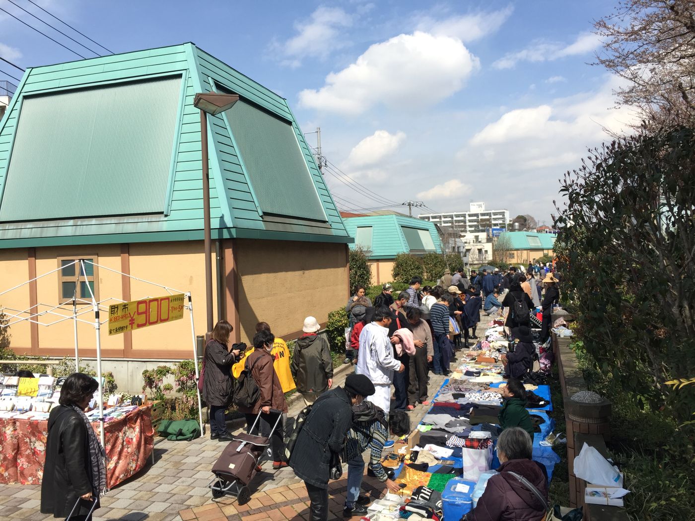 反町東横フラワー緑道　フリーマーケット