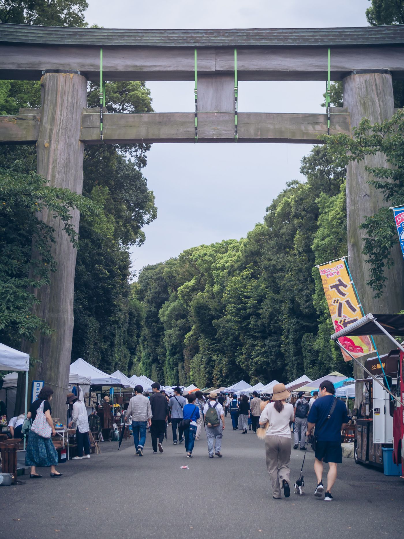 護国神社　蚤の市