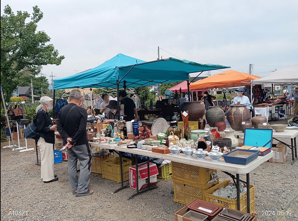 栗の家骨董市