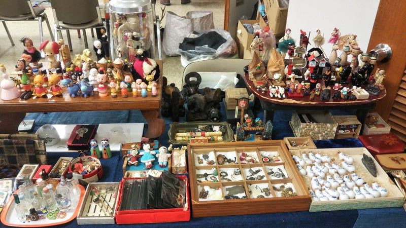 難波神社 蚤の市　レトロ倉庫　Toy & 腕時計・アンティーク雑貨