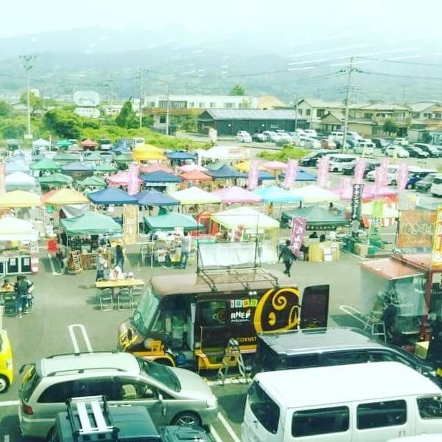 くるくるリボンマルシェ 10月ハロウインの仮装あります