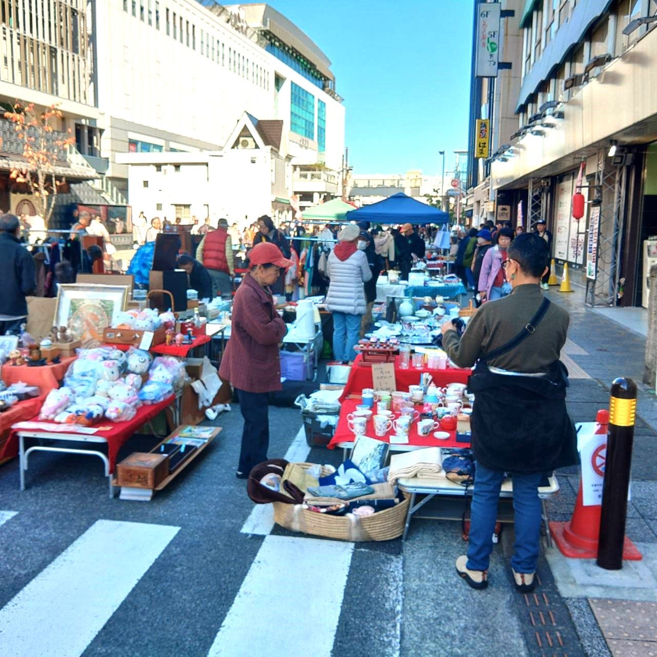 骨董市@お城通り(小田原駅東口交番前)