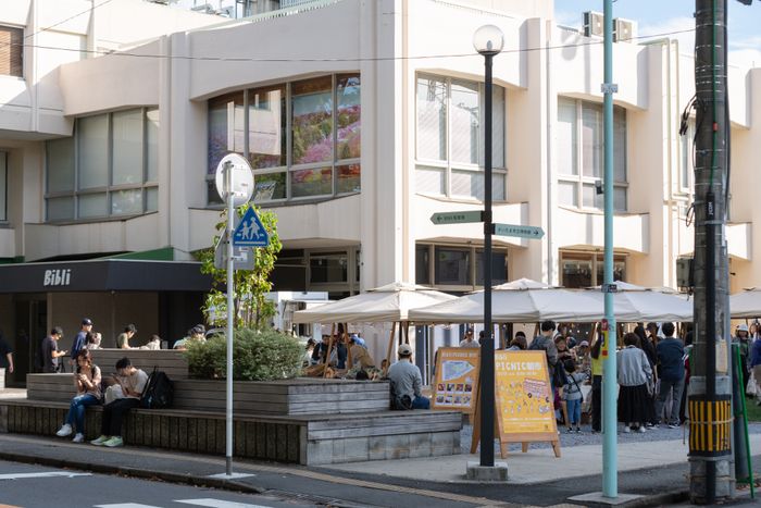 Bibli PICNIC 朝市（毎月第2日曜日に開催）