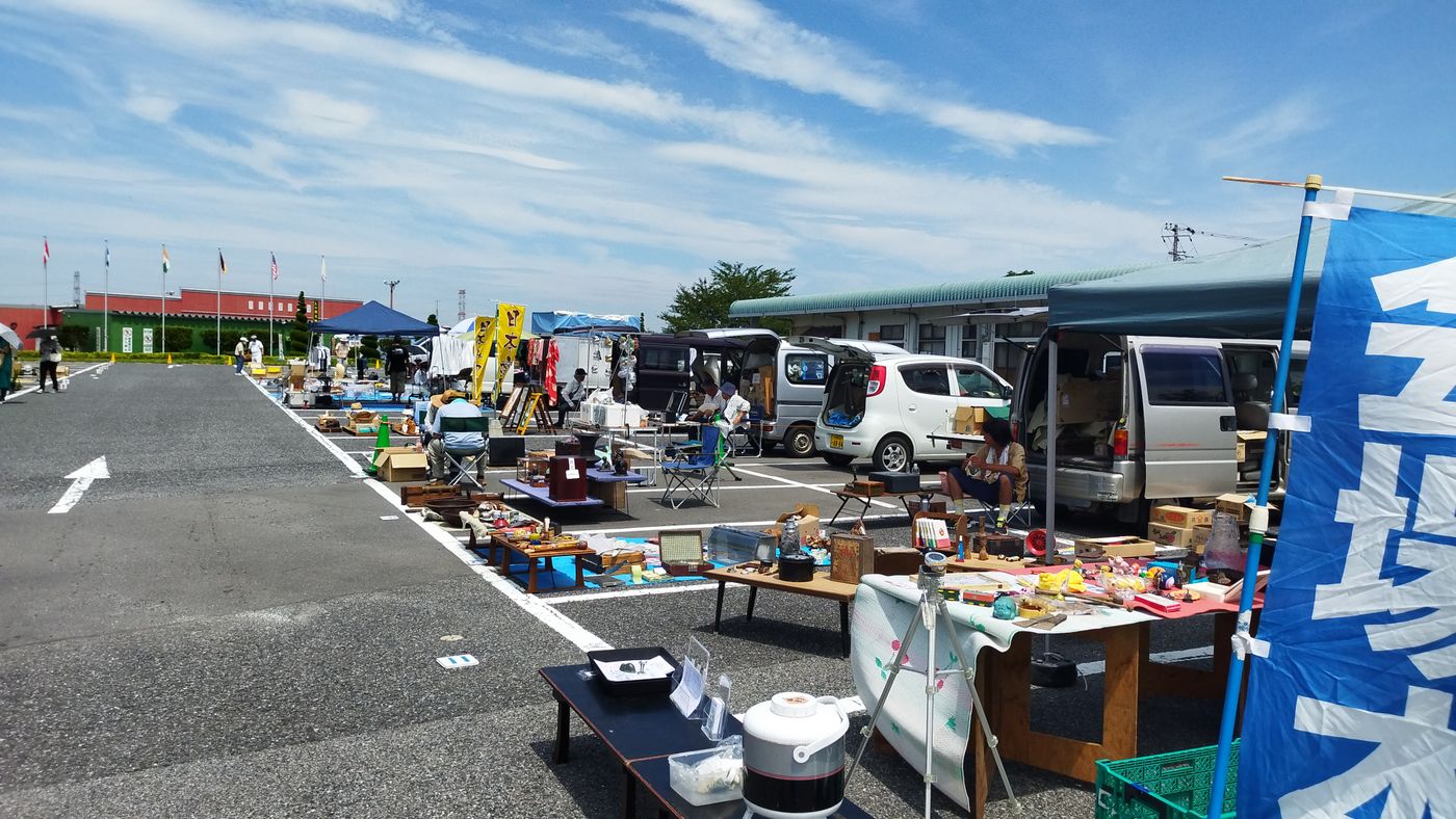 金曜フリマ骨董市 in 長柄ダム