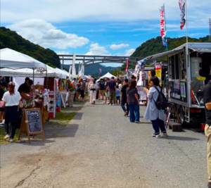 NACODA MARCHE 100円マルシェ in 富士川体育館河川敷