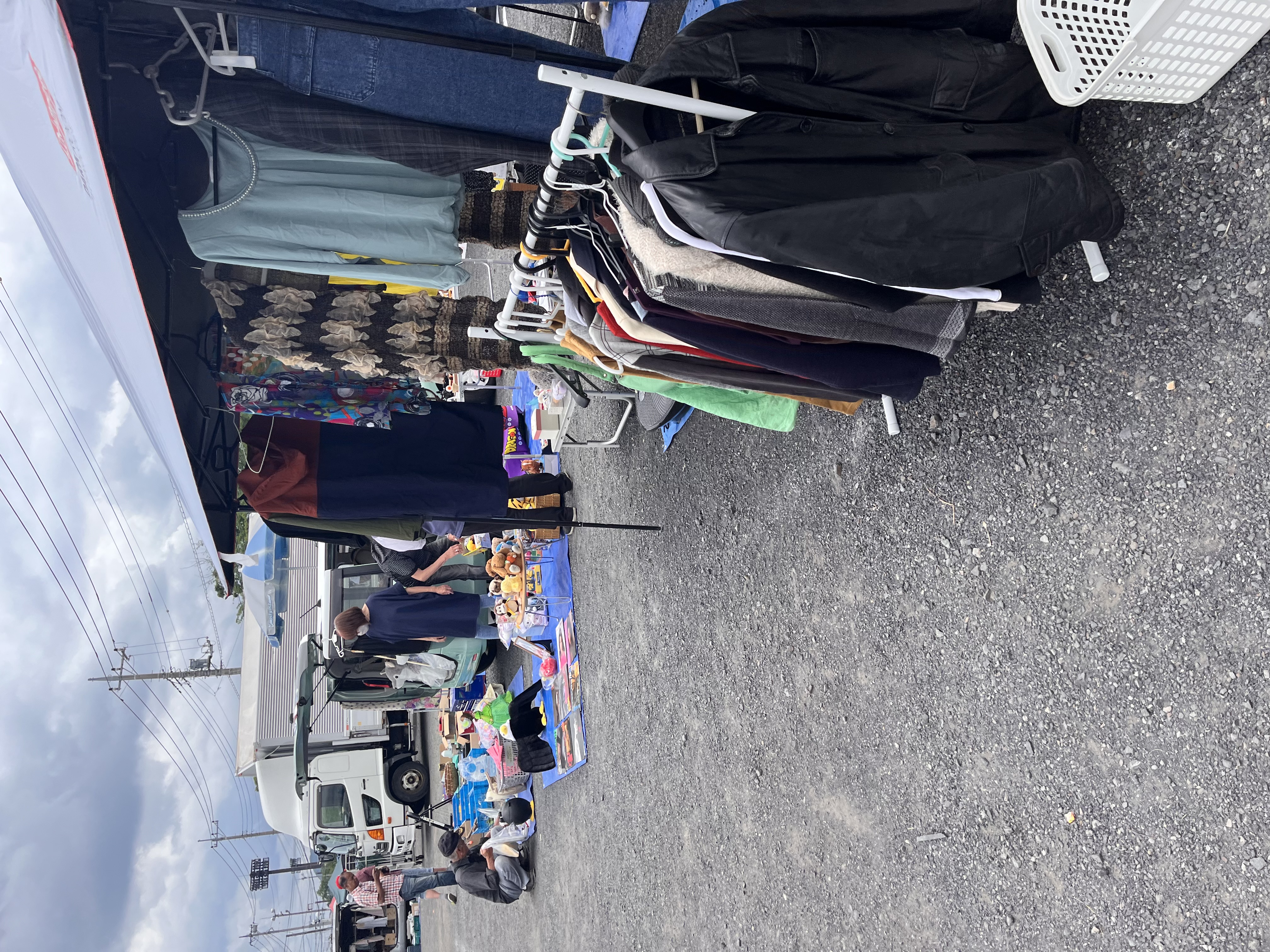 家の中丸ごとフリーマーケット 自宅前で Flohmarkt フリーマーケット - Moin Moin北ドイツに暮らす
