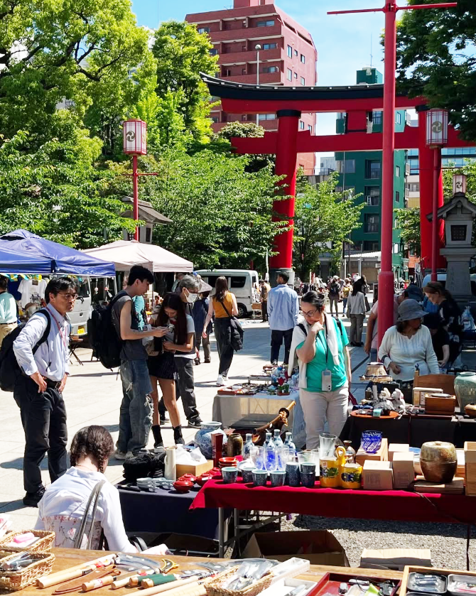 .富岡八幡宮青空蚤の市