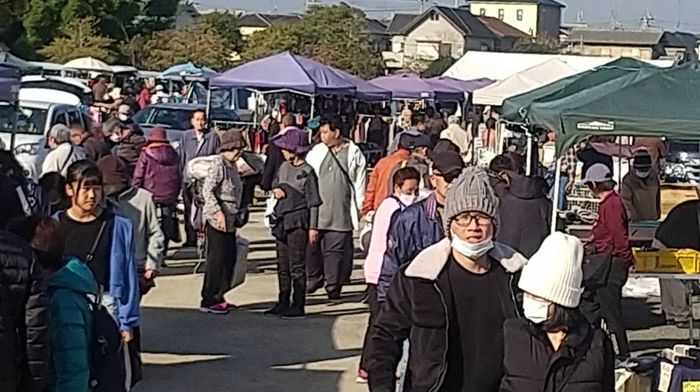 池上曽根遺跡公園バザーとフリマ