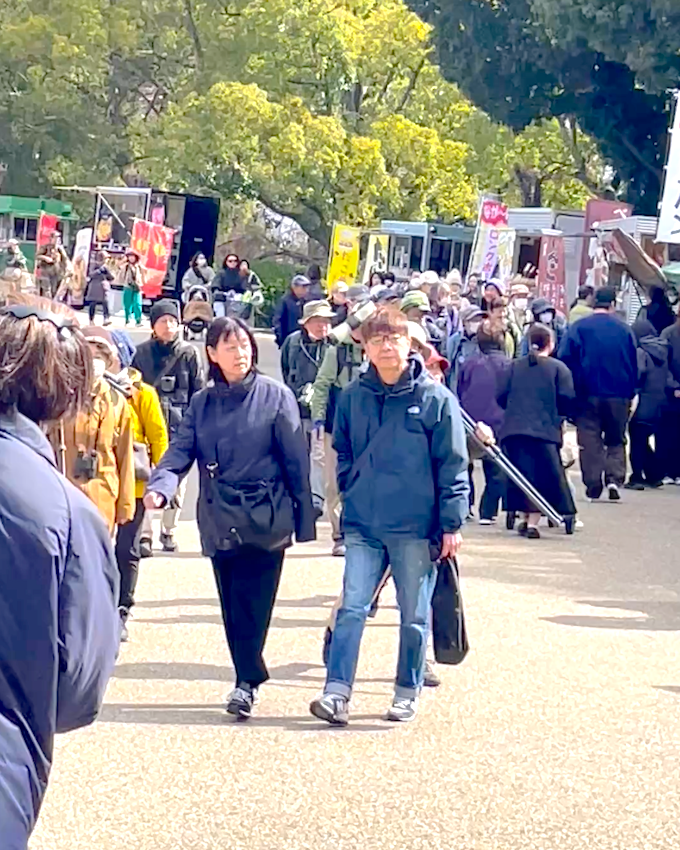 7/11  ウィークエンドマーケット 服部緑地